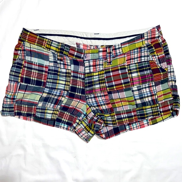 American Eagle Outfitters Pants - American Eagle 🦅 Plaid Shorts. Size 11/12